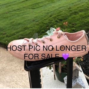 HOST PICK 💕💕💕Converse All Star